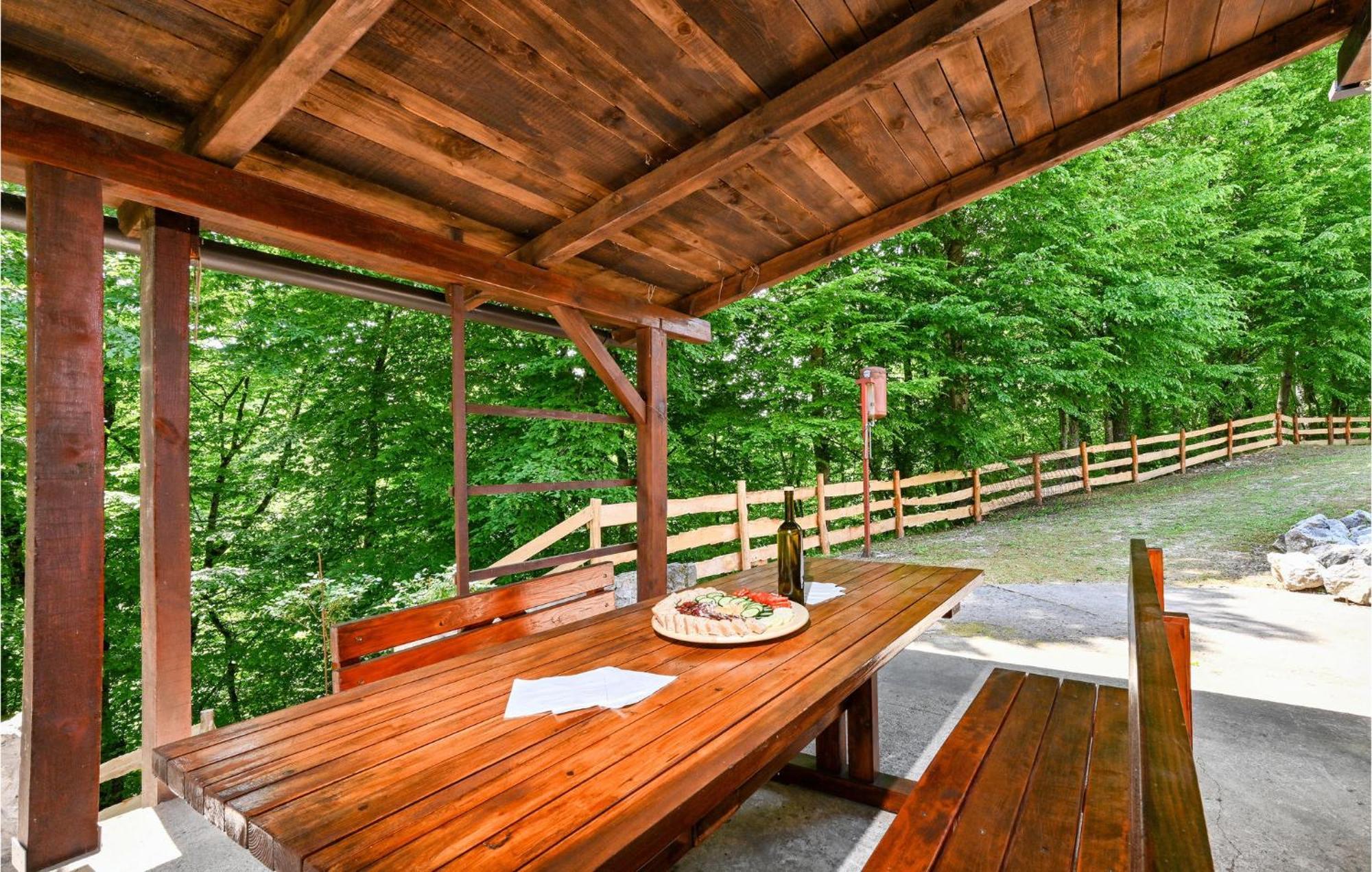 2 Bedroom Gorgeous Home In Gornje Stative Luaran gambar