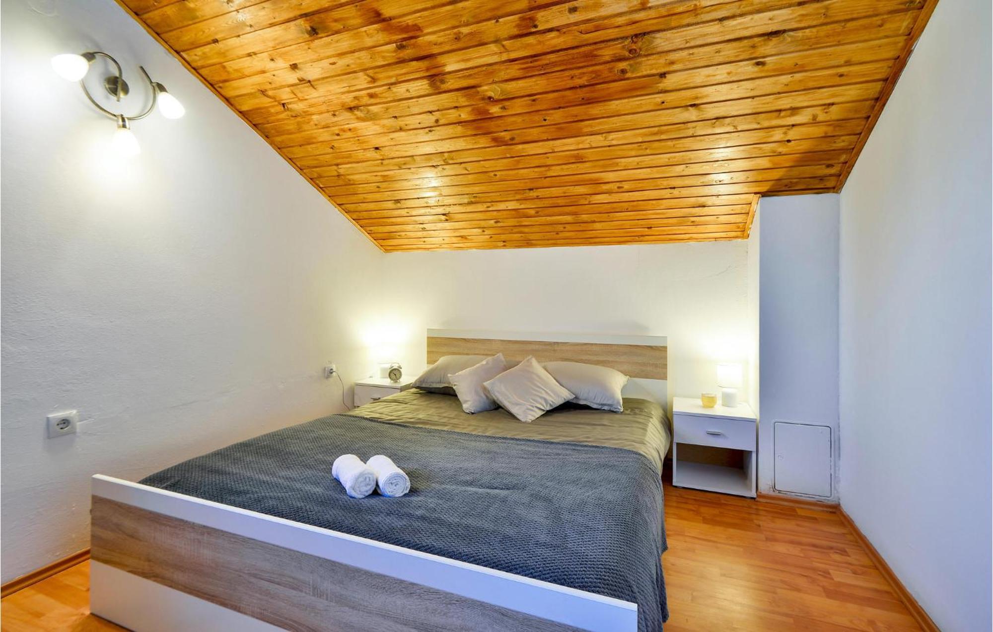 2 Bedroom Gorgeous Home In Gornje Stative Luaran gambar