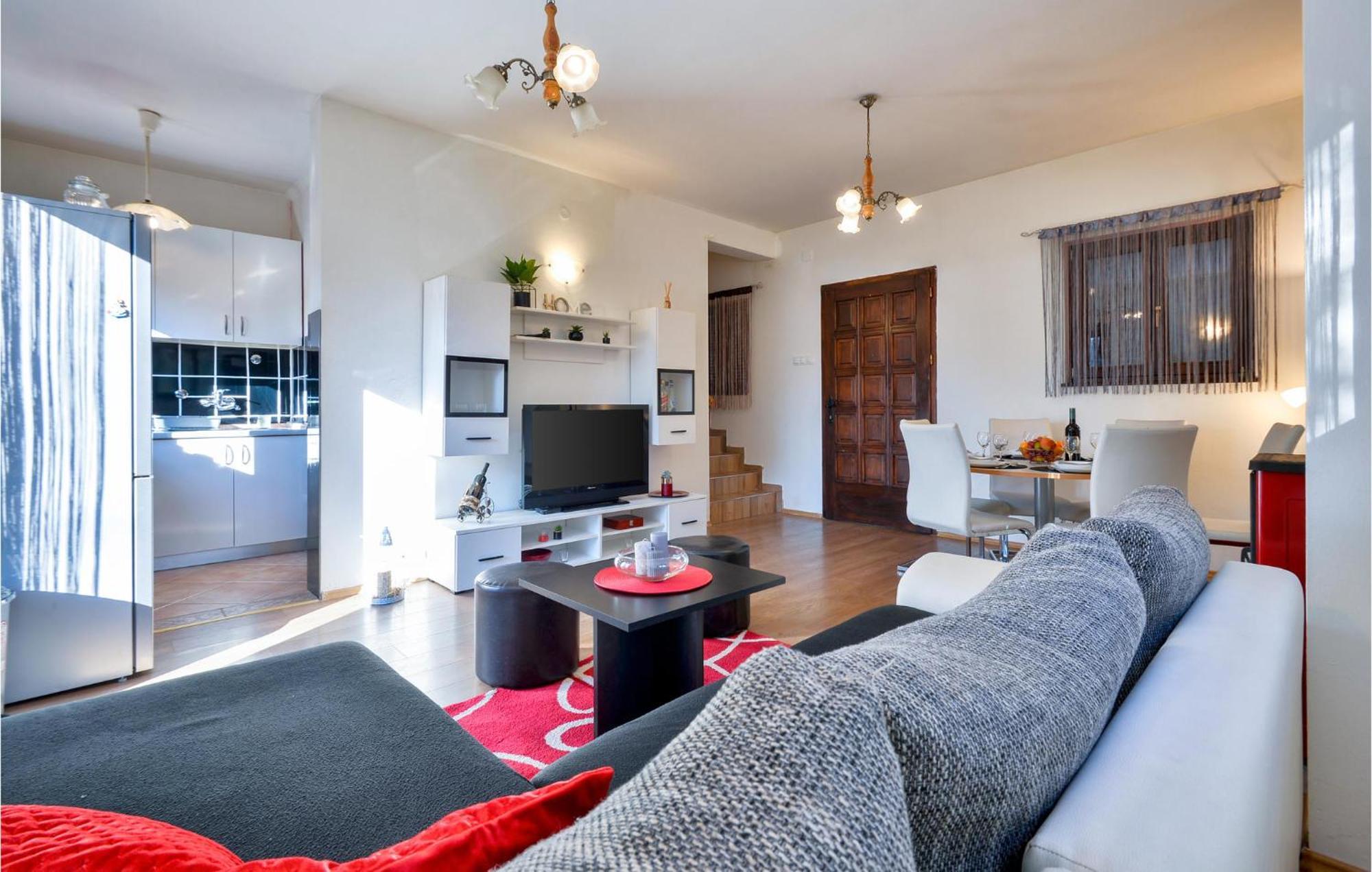 2 Bedroom Gorgeous Home In Gornje Stative Luaran gambar