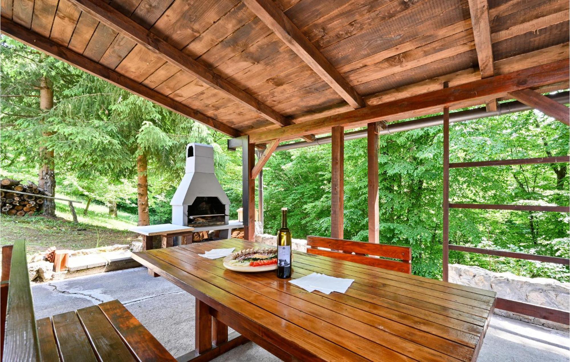 2 Bedroom Gorgeous Home In Gornje Stative Luaran gambar