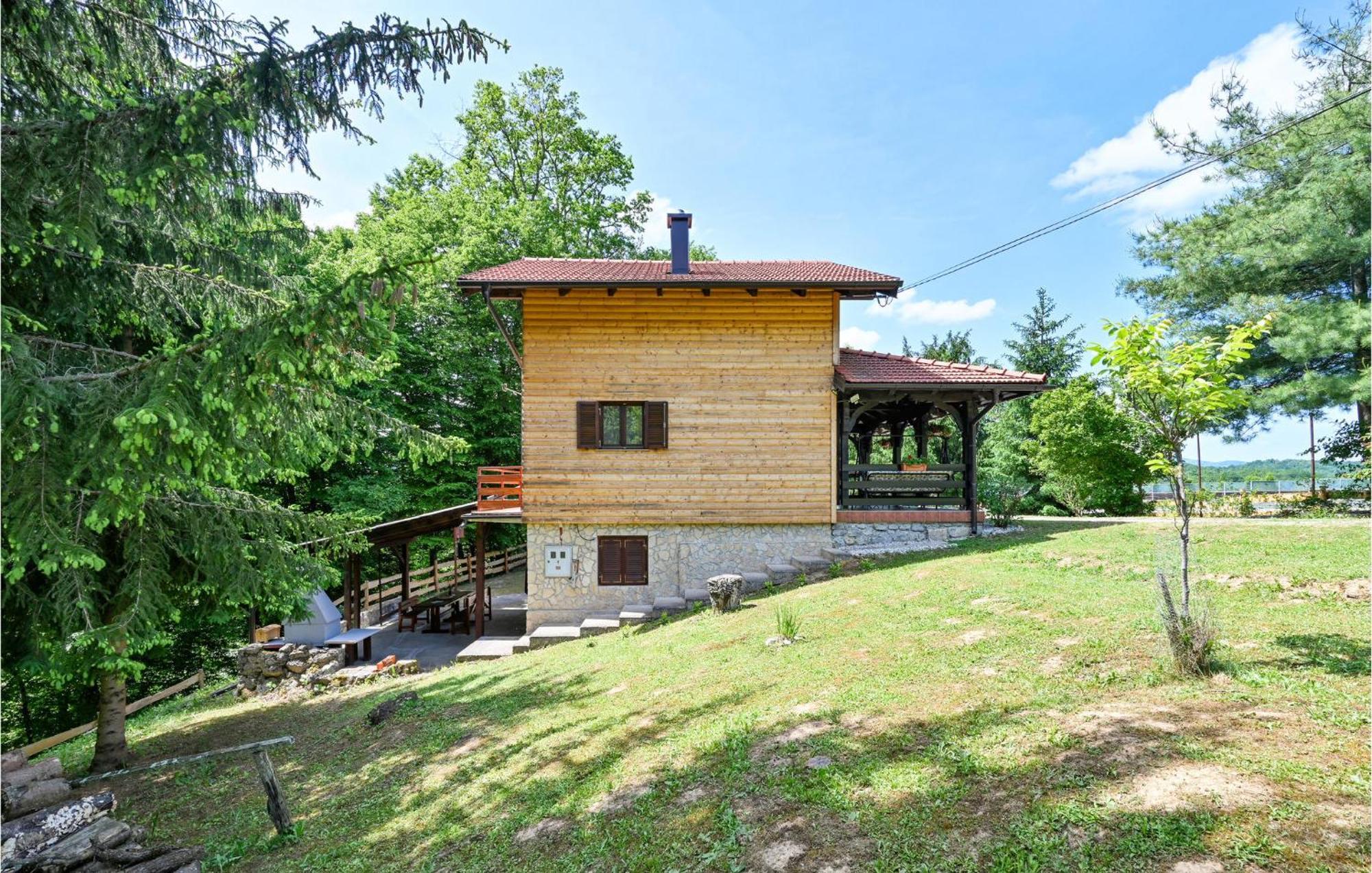 2 Bedroom Gorgeous Home In Gornje Stative Luaran gambar
